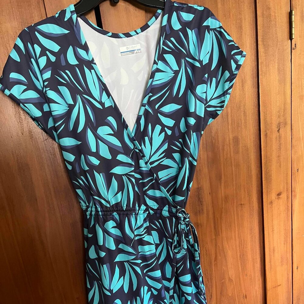 Columbia "Chill River" Wrap Dress - Sz Med; Like new!